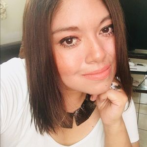 Meet your Posher, Leticia